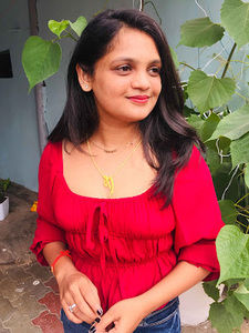 Meet your Posher, Akshita